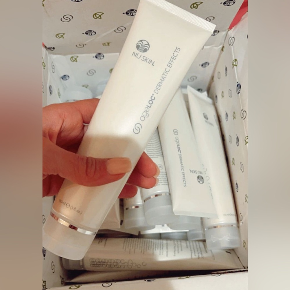 Nu Skin Dermatic Effects cellulite firming cream - Picture 13 of 16
